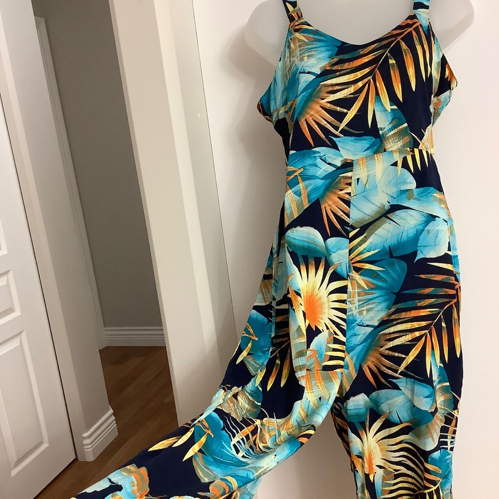 NWT Sz M 34-35 Tropical Rayon Jump Suit
